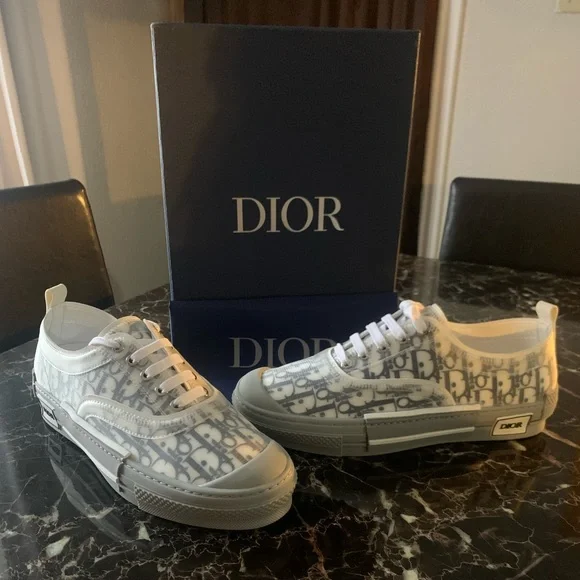 **BRAND NEW** LOW-TOP DIOR SNEAKERS WHITE AND GRAY OBLIQUE CANVAS